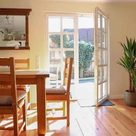 Haus Am Deich Modern Retreat