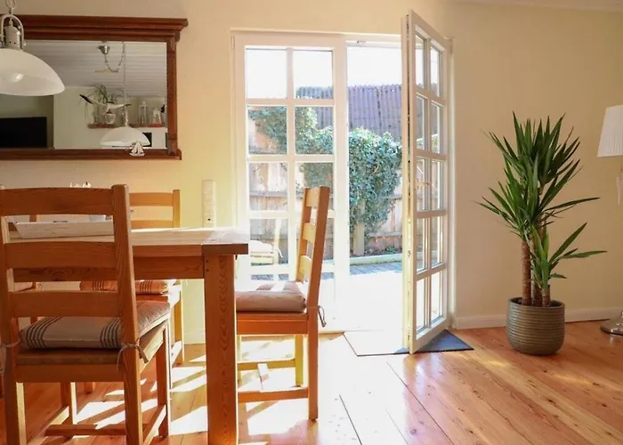 Haus Am Deich Modern Retreat